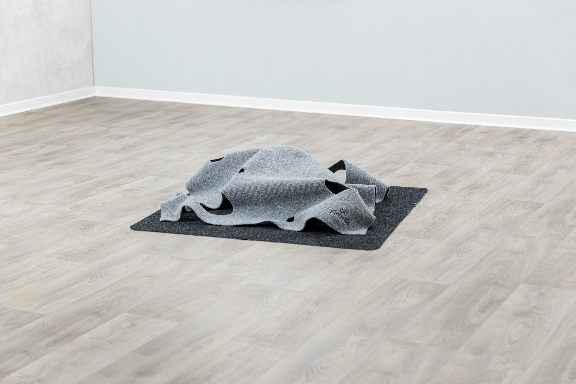 Cat Activity Adventure Carpet, poliéster/TPR, 99 × 99 cm - Imagen 8