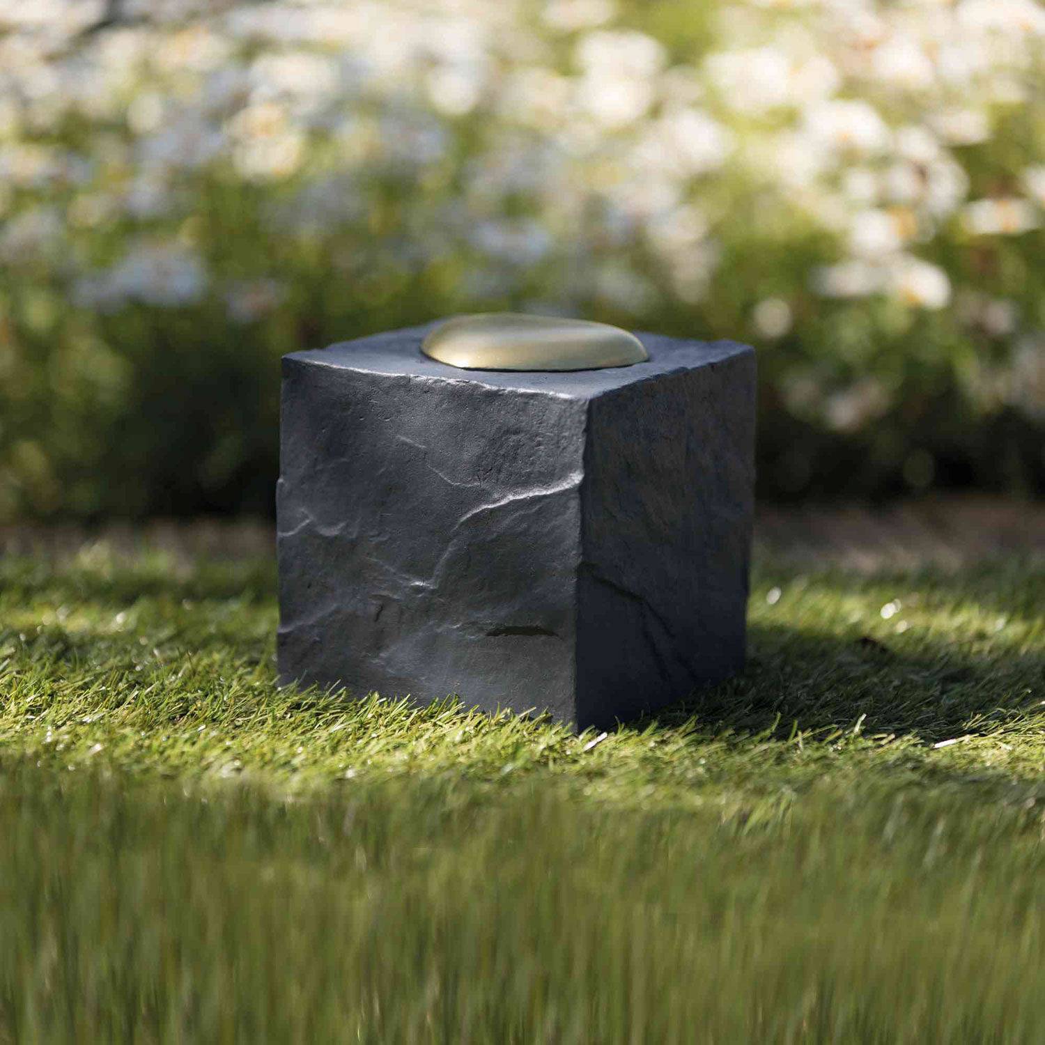 Piedra Conmemorativa Cubo con Corazón